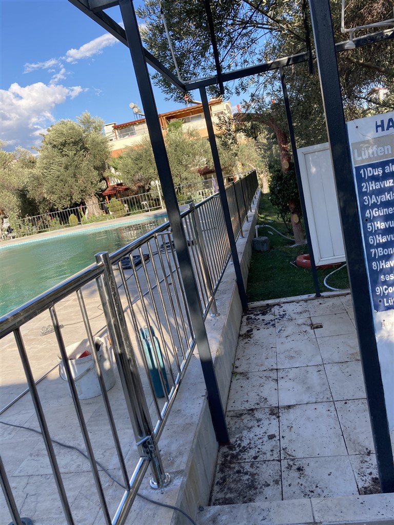 Paslanmaz Havuz Korkulukları uygulama fotoğrafı 2